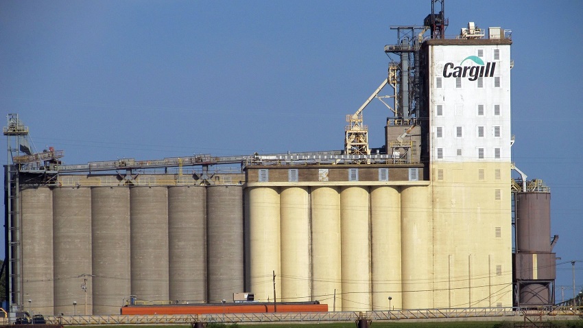 Activisten roepen Ahold tijdens aandeelhoudersvergadering op te breken met Cargill