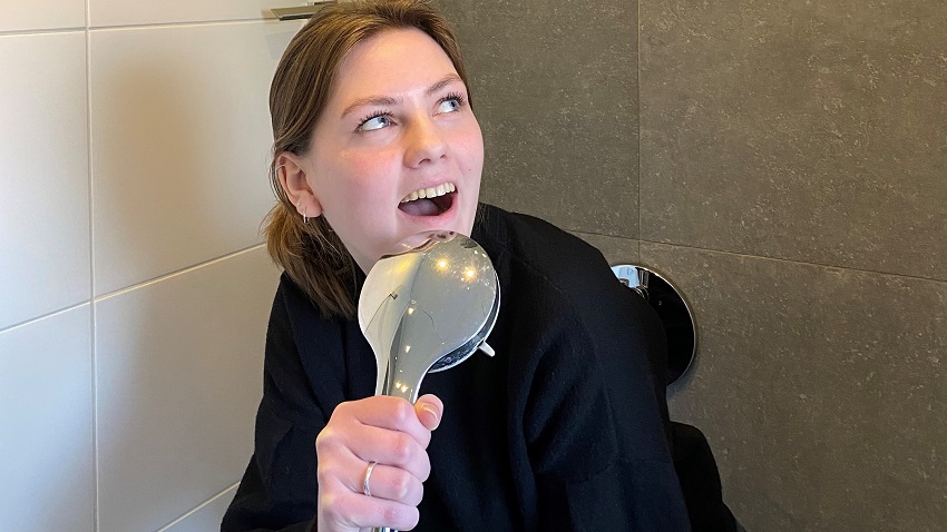 Rachelle (18) uit Hoorn bedenkt karaoke-challenge