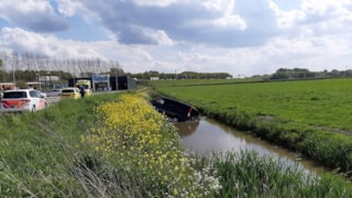 Auto te water bij McDonalds'2