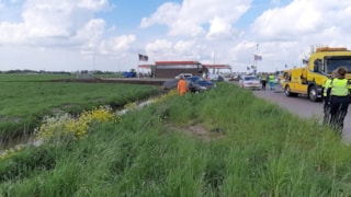 Auto te water bij McDonald's  4