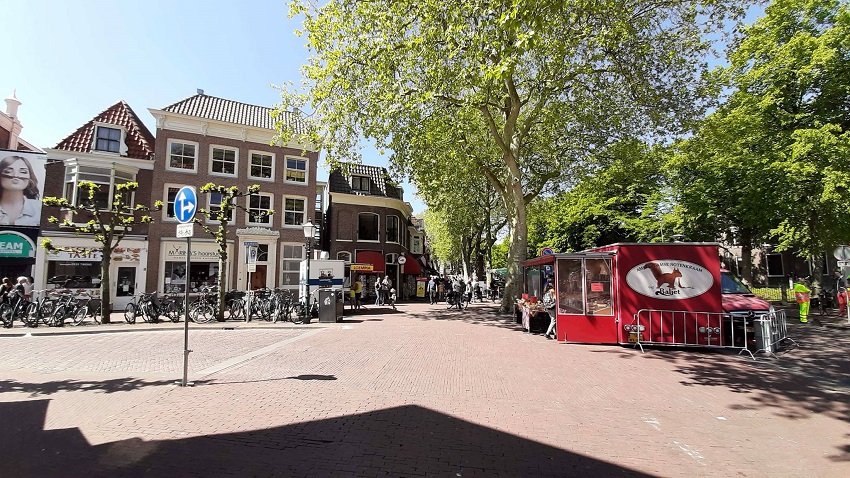 Zaterdagmarkt in Hoorn wel gezellig, niet bovenmatig druk