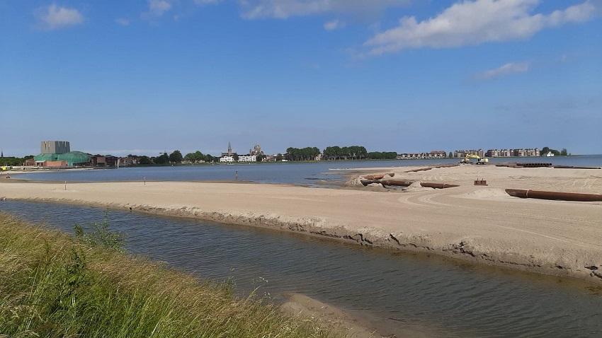 Contouren stadsstrand Hoorn zichtbaar