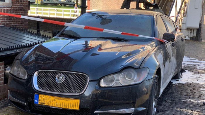 Auto uitgebrand in Enkhuizen4