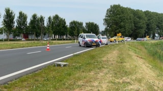 Auto in de sloot langs Westfrisiaweg 4