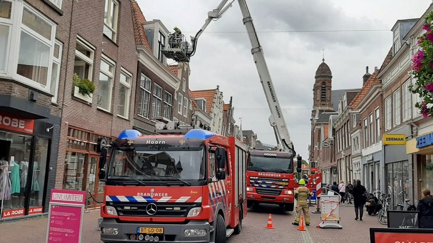 Brandweer naar Grote Noord na neerkomen balk