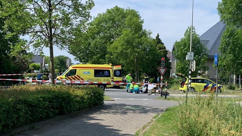 Fietser na aanrijding in Westerblokker naar ziekenhuis