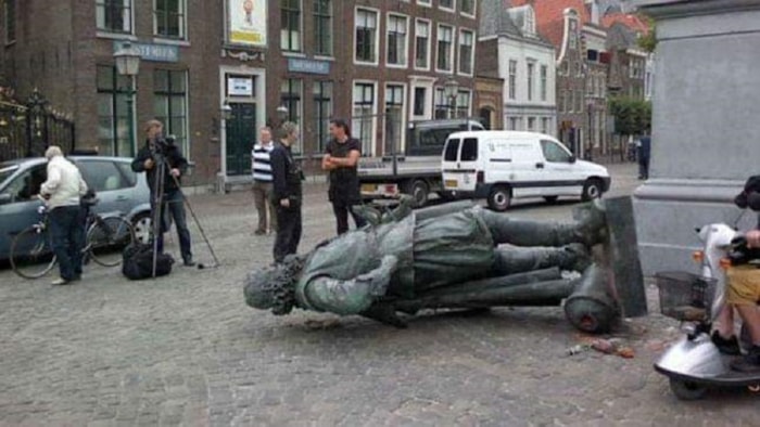 JP Coen van zijn sokkel