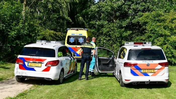 Man met scootmobiel te water Hoorn 2