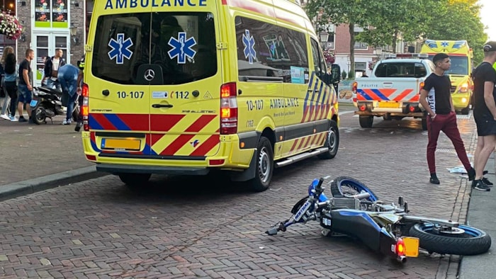 Scooter in botsing met auto