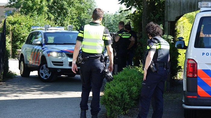 Politie massaal ter plekke in Berkhout 2