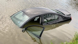 Auto in het water Berkhout4
