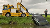 Auto in het water Berkhout1