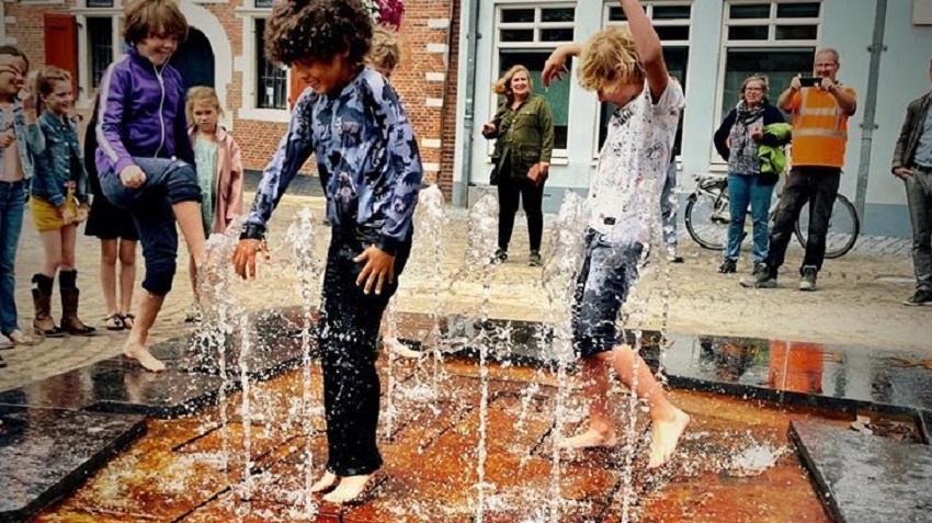 Fontein Kerkplein in Hoorn in werking gezet