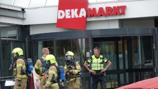 Winkelcentrum ontruimd Dekamarkt Andijk 2