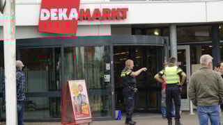 Winkelcentrum ontruimd Dekamarkt Andijk 1