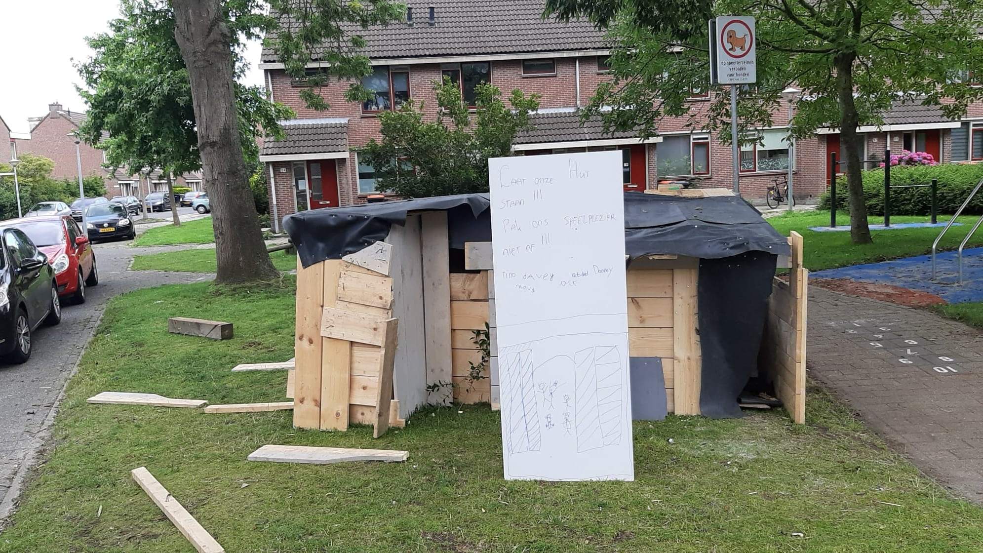 Gemeente Hoorn: "Zelfgebouwde hut Waterkers moet weg"