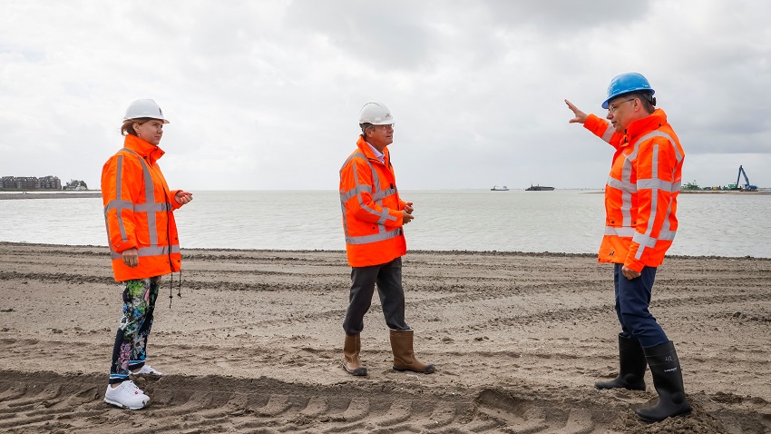 Werkzaamheden stadsstrand liggen drie weken stil