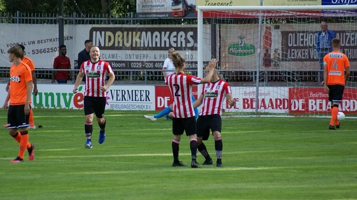 Hollandia - Jong Volendam Sven Deen 1-0