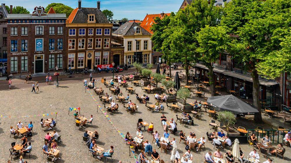 Houd u aan de regels, ook op het terras