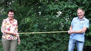 Tineke Bakker en Hans van Dijk houden afstand