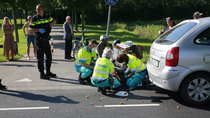 Scooterrijder ernstig gewond bij ongeval Obdam