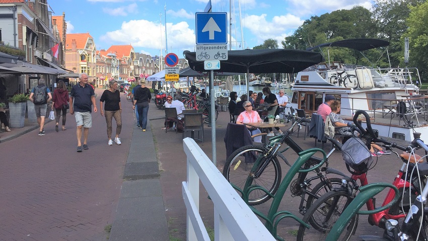 Bewoners Havenkwartier Hoorn willen parkeerplaatsen terug