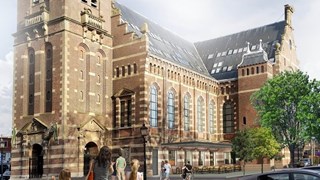 Grote Kerk met terras veraf