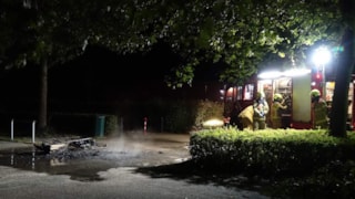 Grofvuil in brand in Bovenkarspel2