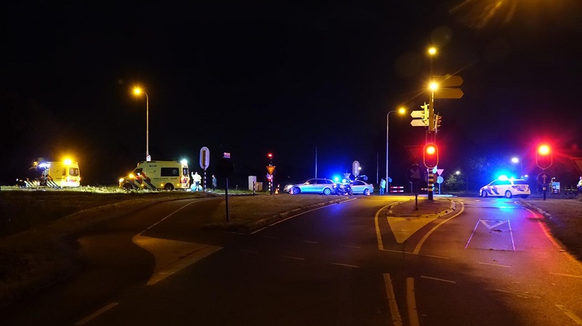 Fietser zwaargewond geraakt in Hoogkarspel, weg uren dicht