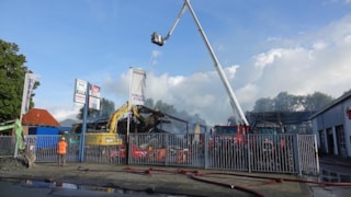 Brand verwoest bedrijfspand Grootebroek 5