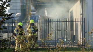 Container op fabrieksterrein Zwaagdijk in brand 2