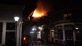 Zeer grote brand in centrum van Enkhuizen2