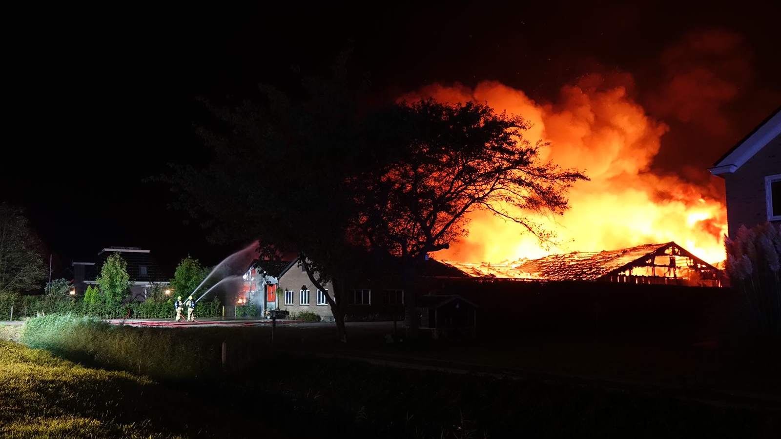 Schuur bij boerderij in Hem afgebrand