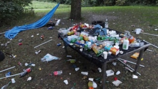 Illegaal feestje in het Julianapark