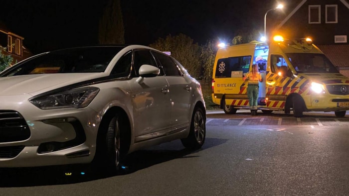 Fietsers botsen met auto in Grootebroek2
