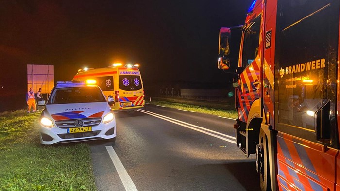 Auto te water in Lutjebroek2