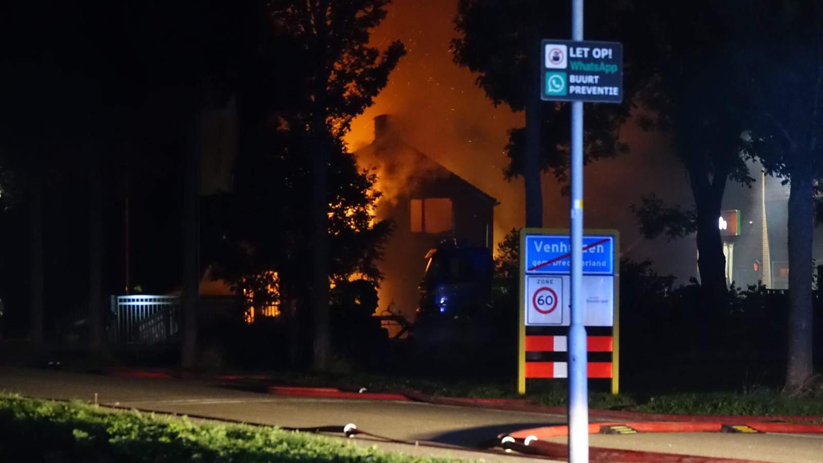 Brand legt woning in de as in Venhuizen