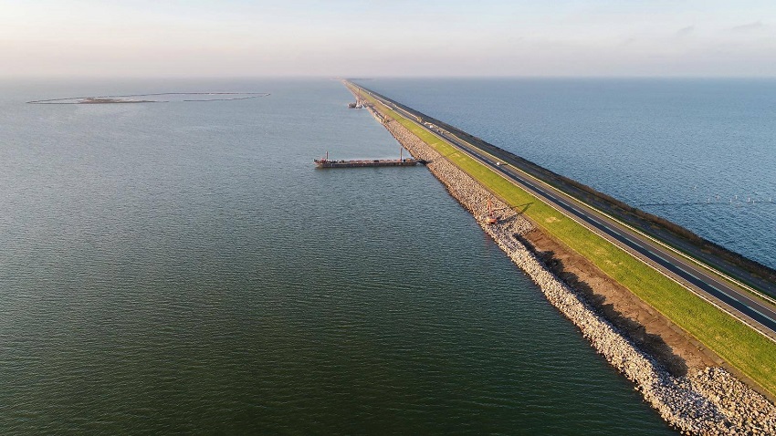 Houtribdijk Enkuizen - Lelystad wordt verwaarloosd
