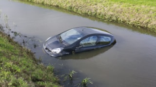 Auto te water in Wognum