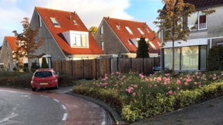 Auto uit de bocht bij Barnsteen2