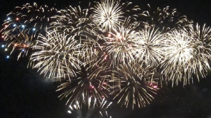 Illegaal vuurwerk aangetroffen, vrouw ondervraagd