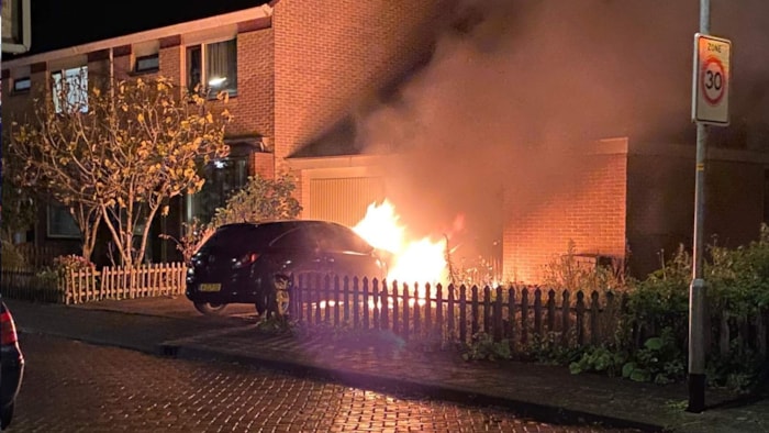 Auto in brand in Enkhuizen1