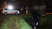 Auto belandt in sloot in Zwaag 2