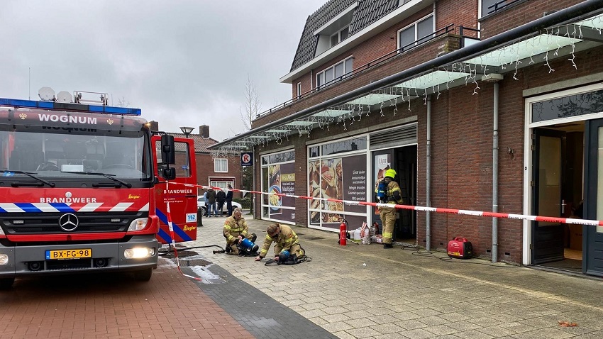 Brand bij slagerij in Wognum