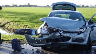 Auto te water in Venhuizen1