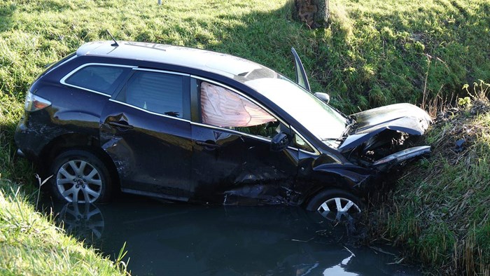 Auto te water in Venhuizen2