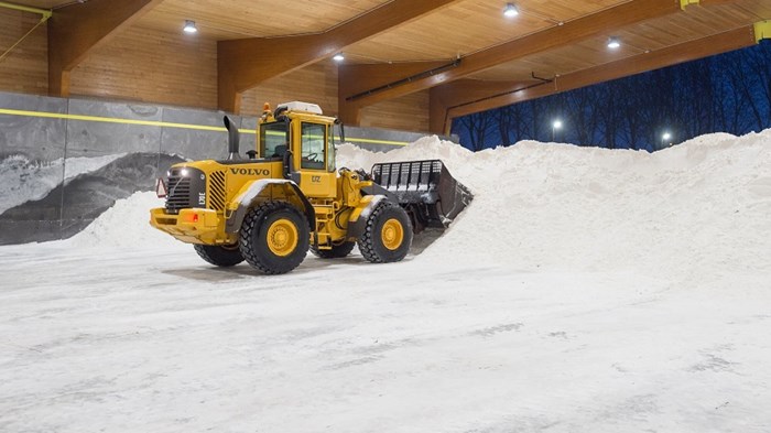 Strooizout depot bulldozer