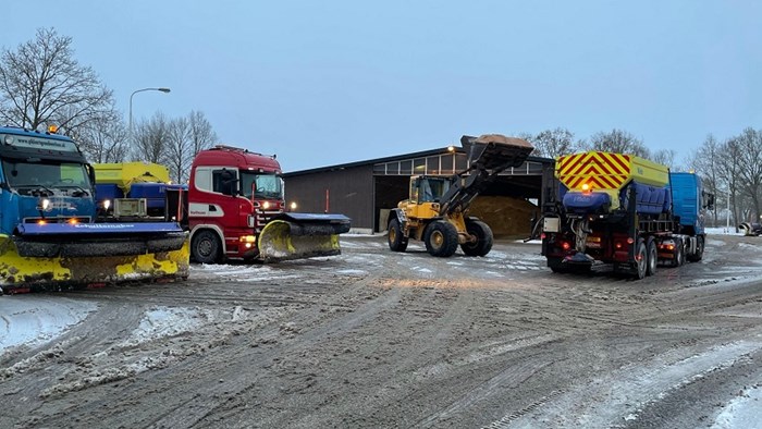 Sneeuwschuivers en strooiwagens