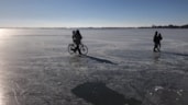 Schaatsen aan de Westerdijk ook met fiets