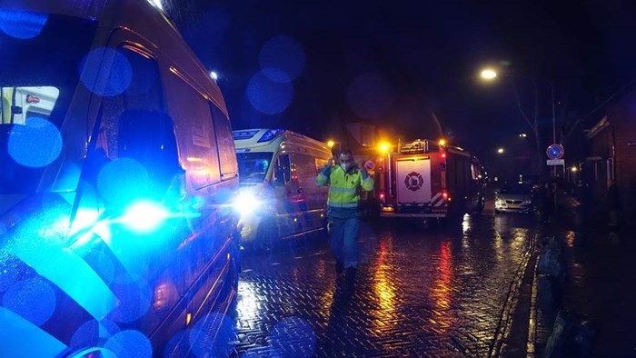 Persoon valt in het water in Enkhuizen1